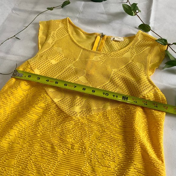 🔴 Dandelion Yellow Woven Blouse - Picture 5 of 8
